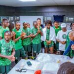 Ti Oluwa nile, goes on stage |